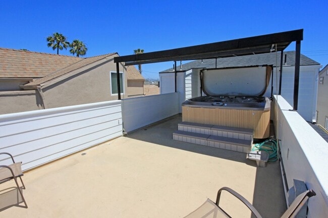 Building Photo - Upgraded 2 BD/ 2 BA on Newport Beach Penin...