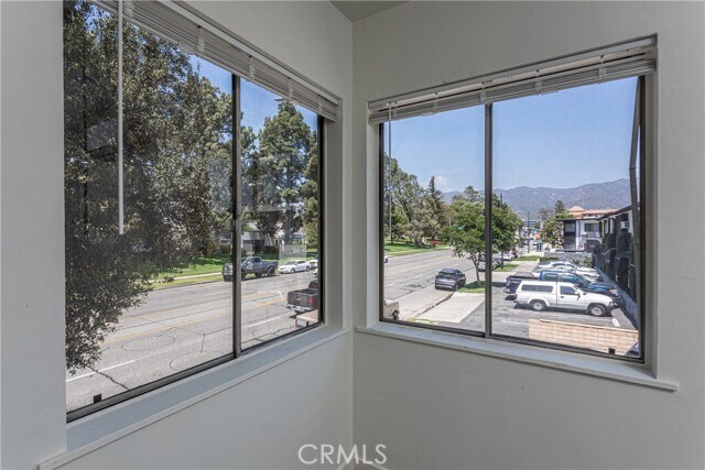 Building Photo - 1318 W Olive Ave