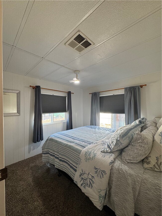 Building Photo - 7866 Meadowlark St