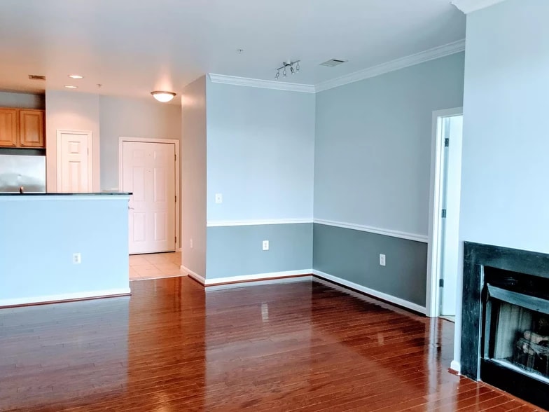 Dining Room - 2465 Army Navy Dr