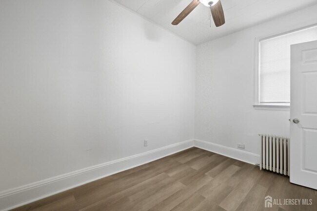 Building Photo - 182 Avenue F