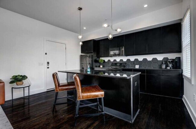 Building Photo - 940 Piedmont Ave NE