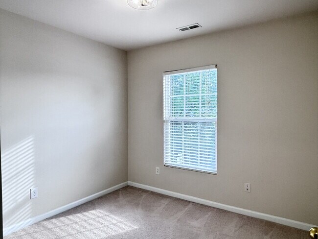 Building Photo - 5026 Brooke Lauren Ln
