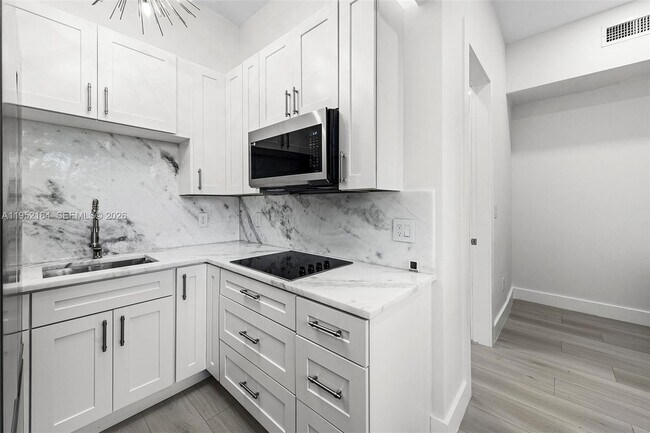 Building Photo - 13600 SW 67th Ave