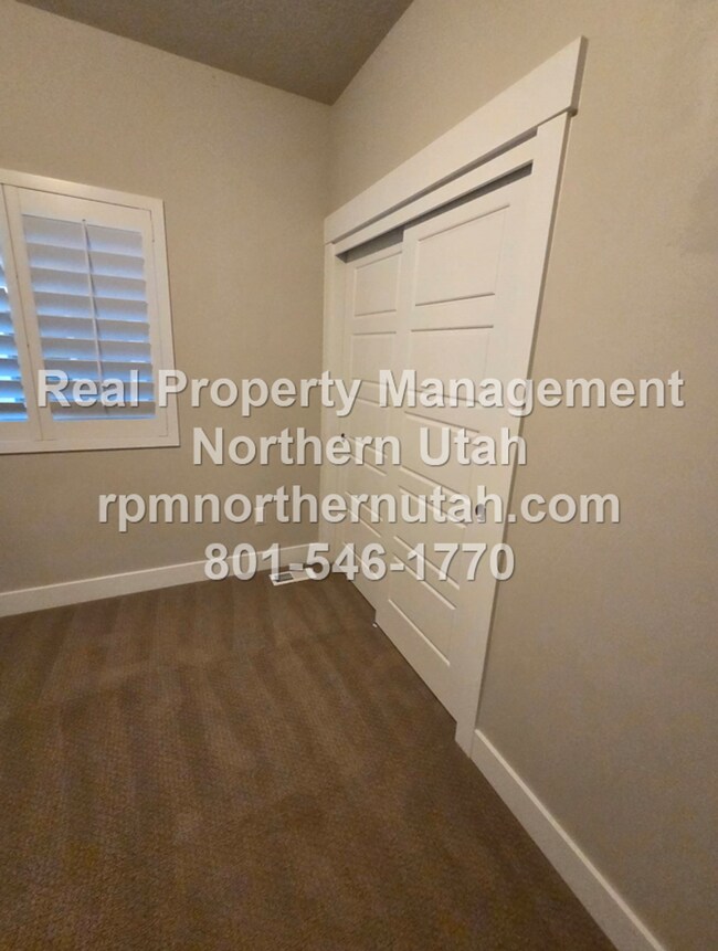 Building Photo - 3 Bedroom Clearfield Home Now Available!