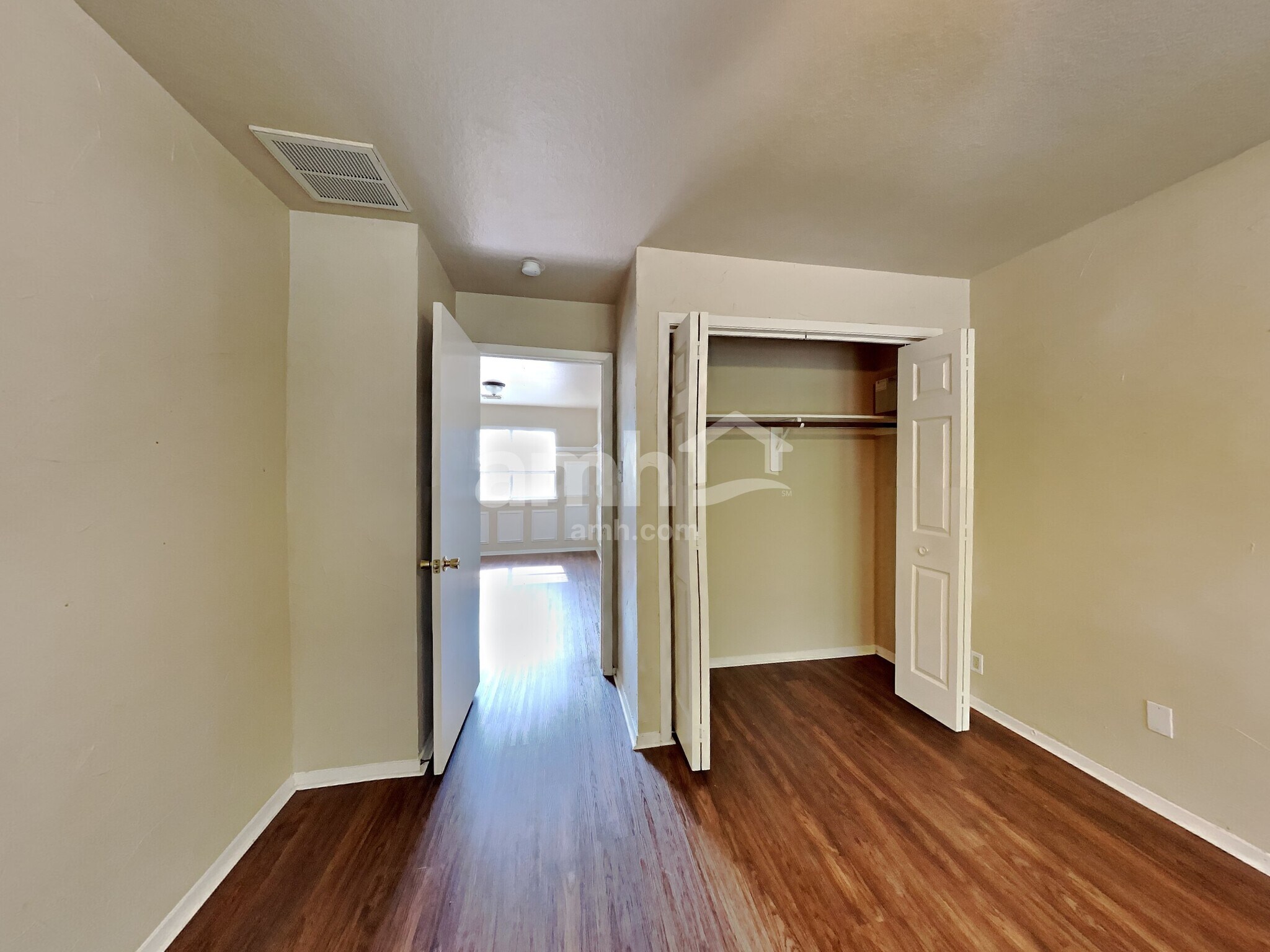 Building Photo - 26893 Kings Park Hollow Dr