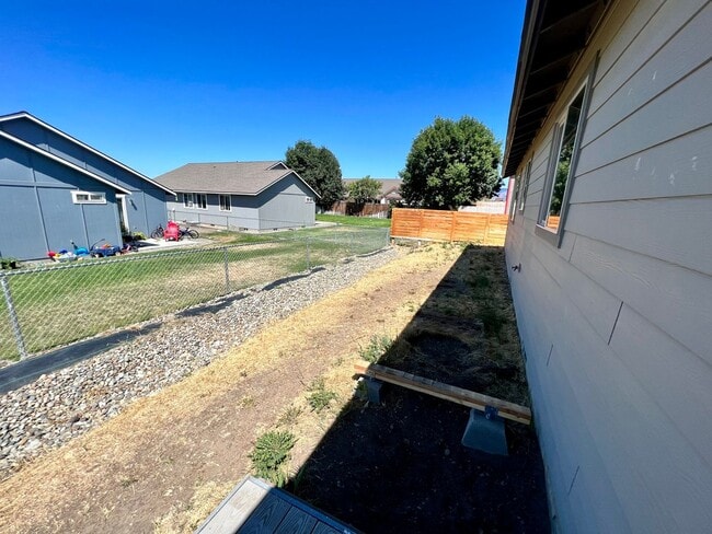 Building Photo - Modern 4 Bedroom Rambler in Ellensburg
