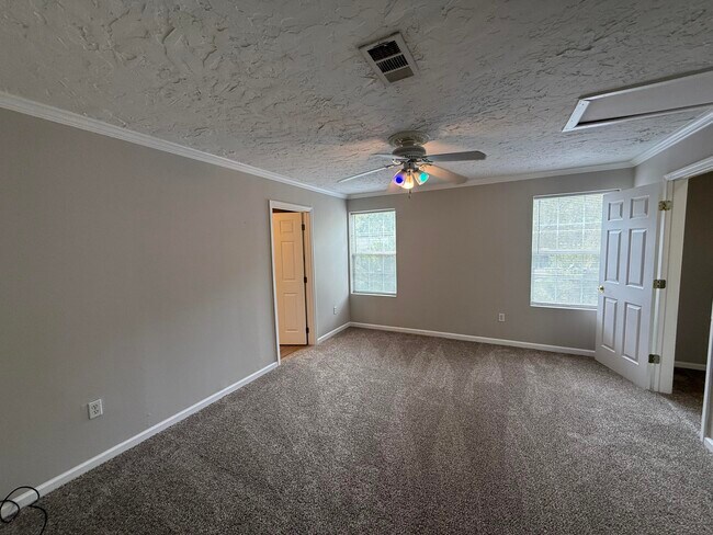 Building Photo - 72 Pisces Dr