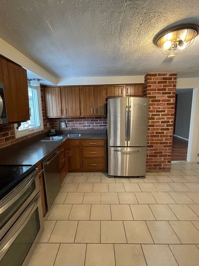 Building Photo - 120 Scottsdale Dr