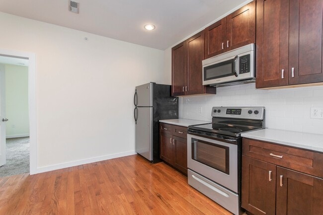 Building Photo - 1614 N Sydenham St