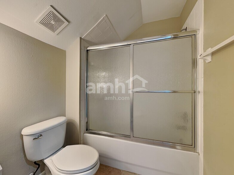 Building Photo - 622 Cape Cod Cir