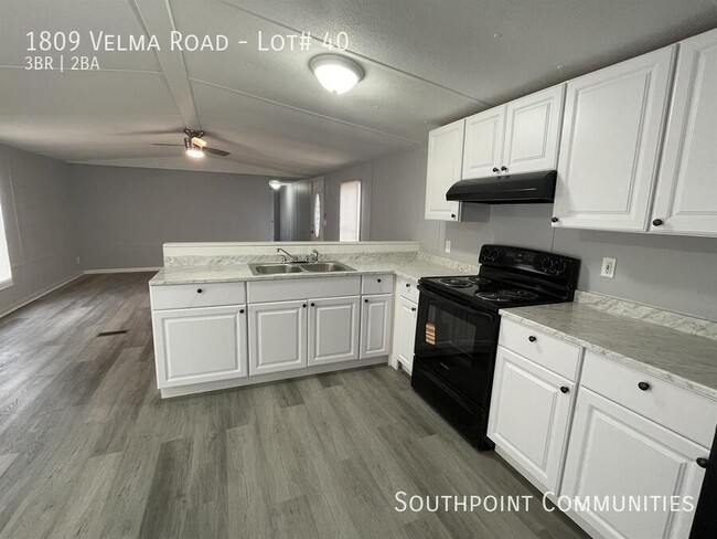 Building Photo - 1809 Velma Rd