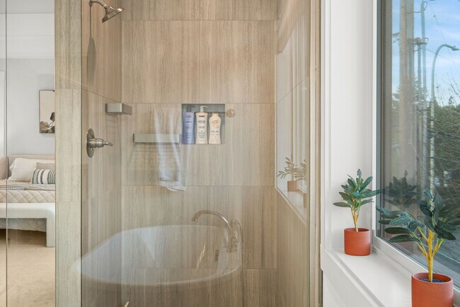 Building Photo - 5891 SW 67th Pl