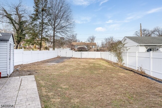 Building Photo - 71 Broad St