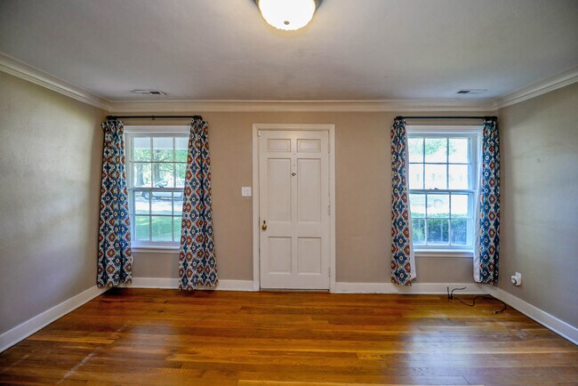 Building Photo - 3590 Shirlwood Ave