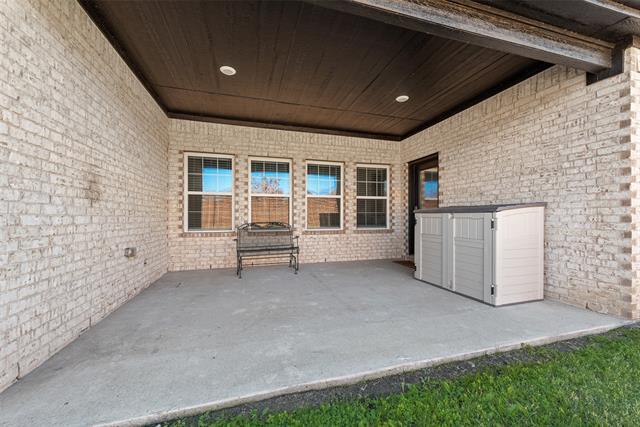 Building Photo - 335 Community Dr