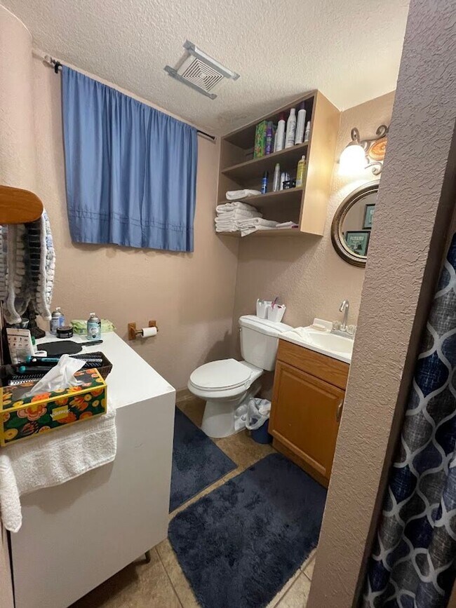 Building Photo - NEW ON MARKET (PRICE DROP!)