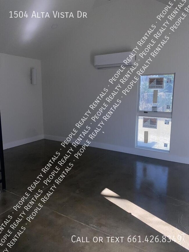 Building Photo - 1504 Alta Vista Dr