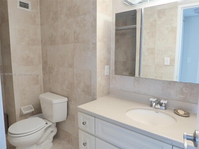 Building Photo - 800 West Ave