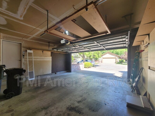 Building Photo - 6517 El Cabo Ct