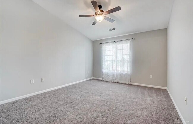 Building Photo - 3044 Westminster Dr