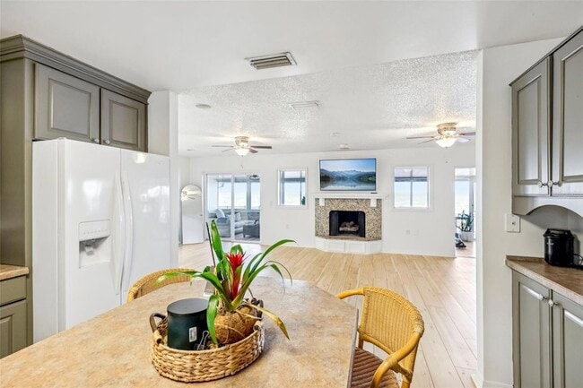 Building Photo - 3420 Lake Harney Cir