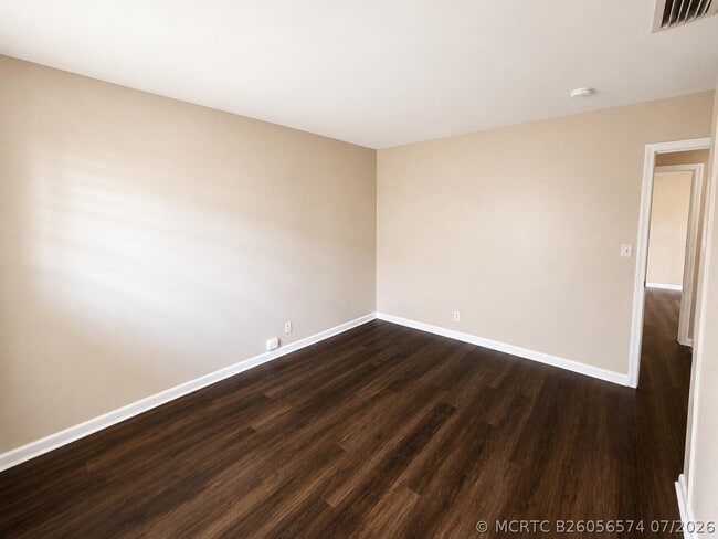 Building Photo - 4125 Woodside Dr