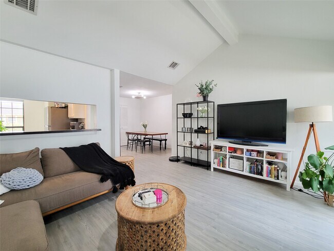 Building Photo - 755 Bering Dr