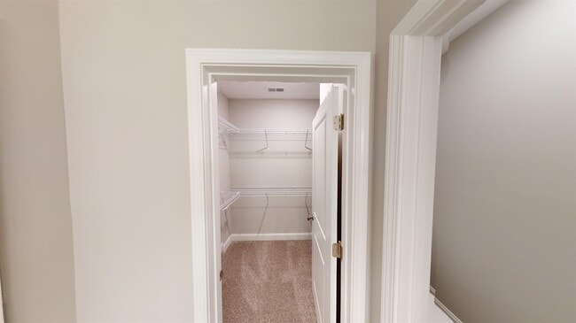 Building Photo - 1060 Moen Lp