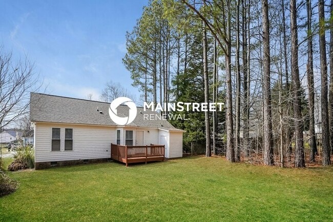 Building Photo - 3 Bedroom Pet-Friendly Home in Zebulon, NC with Main Street Renewal