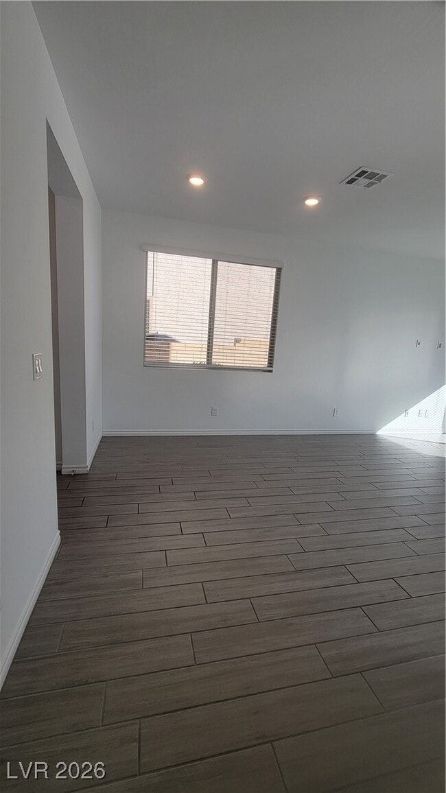 Building Photo - 1121 Cliff Castle Ave