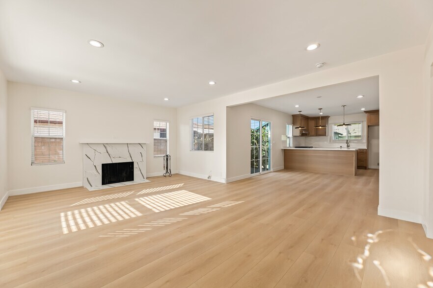Building Photo - 9716 Felton Ave