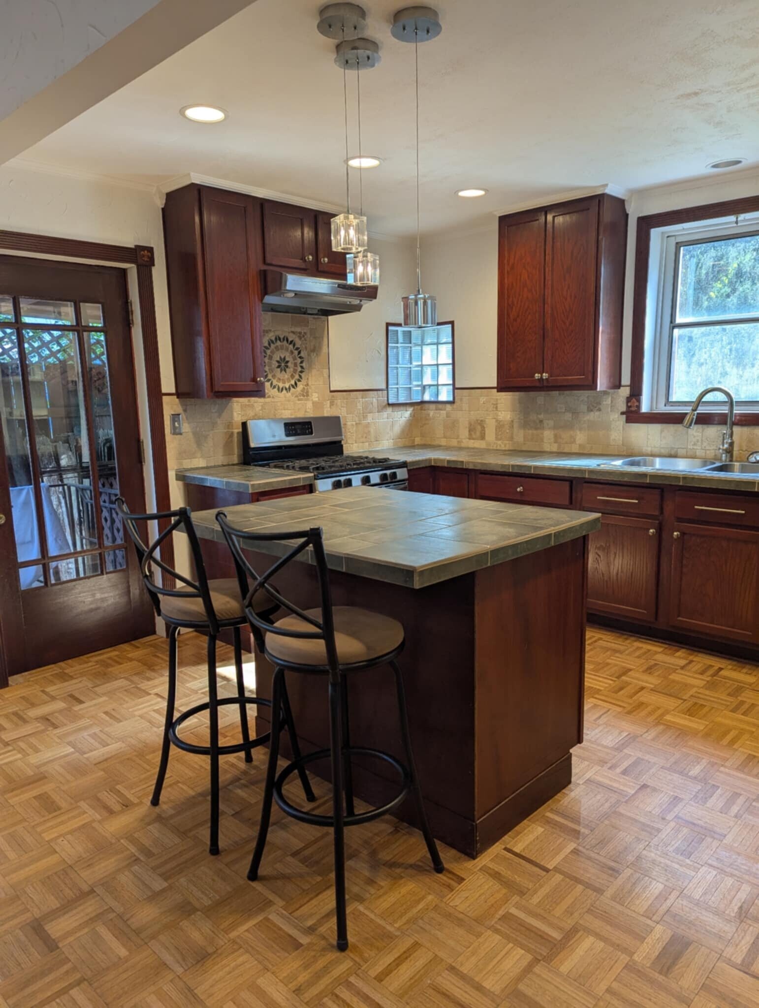 Building Photo - 207 Adrienne St