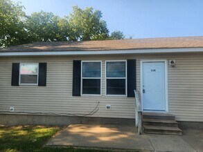 Building Photo - 114 N Wild Horse St