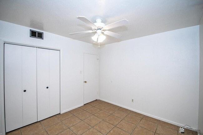 Building Photo - 250 W Catalina Dr