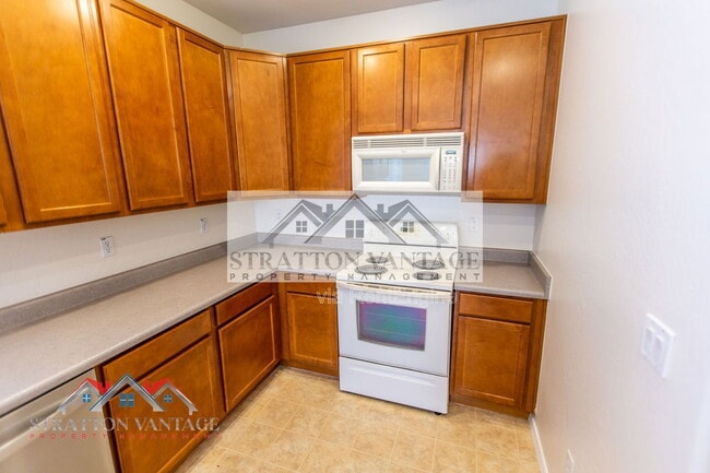 Building Photo - 1247 S Emmett Dr