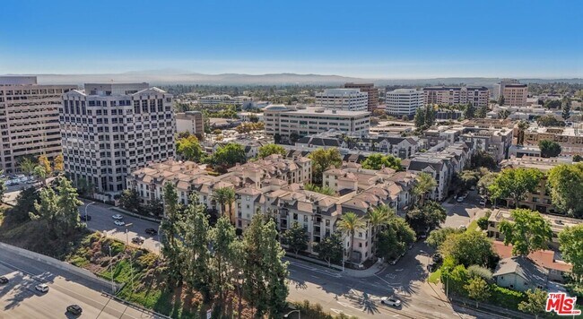 Building Photo - 290 N Hudson Ave