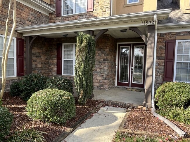 Building Photo - Stunning 6 Bedroom home in South Charlotte...