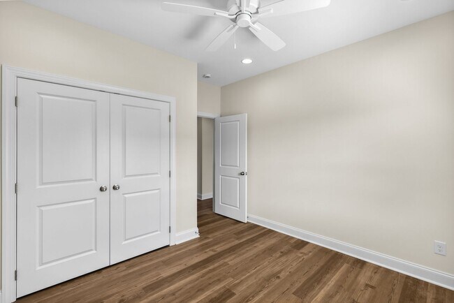 Building Photo - 3260 Academy Dr