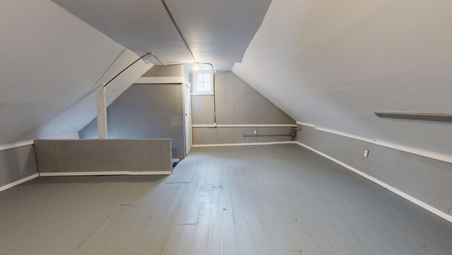 Building Photo - ** AVAILABLE OCTOBER 2025 *** Old Brooklyn...