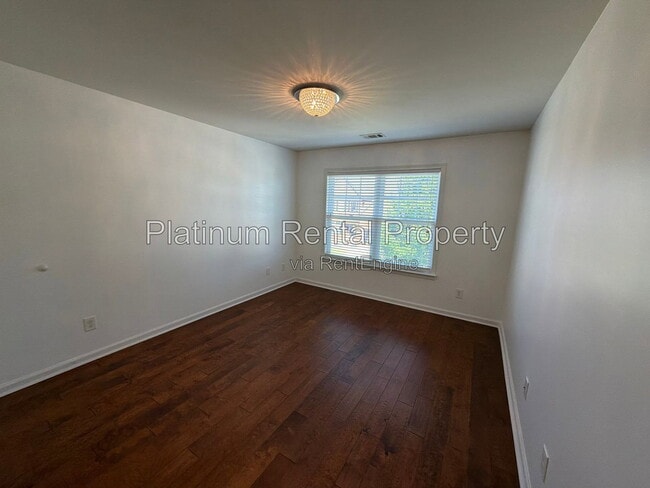 Building Photo - 4315 Avondale Ln