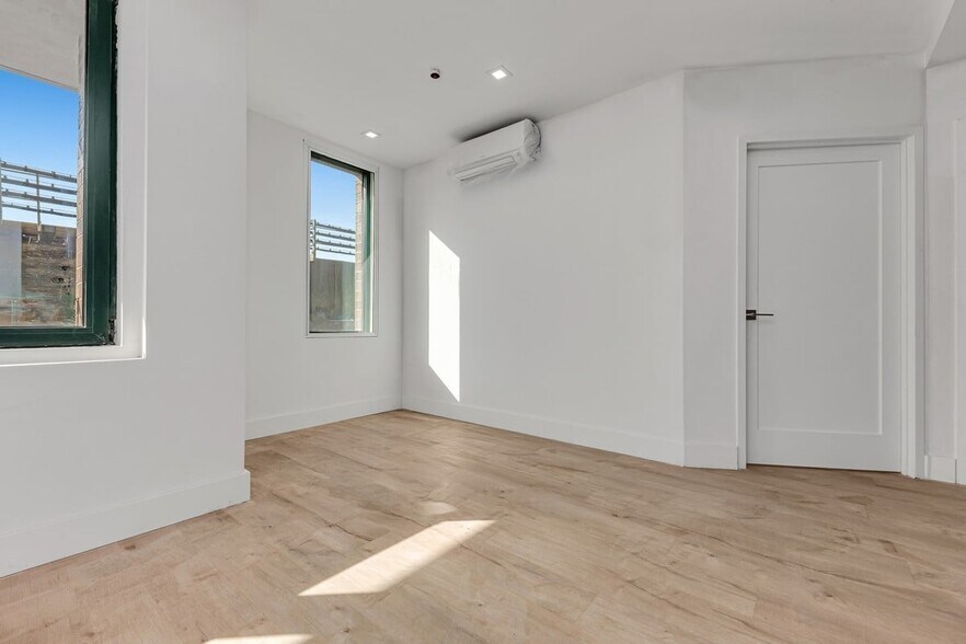 Building Photo - 36-45 31st Street