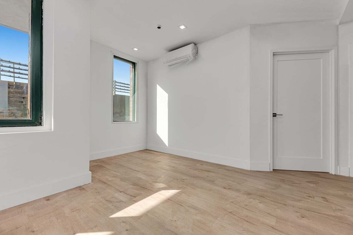 Building Photo - 36-45 31st Street