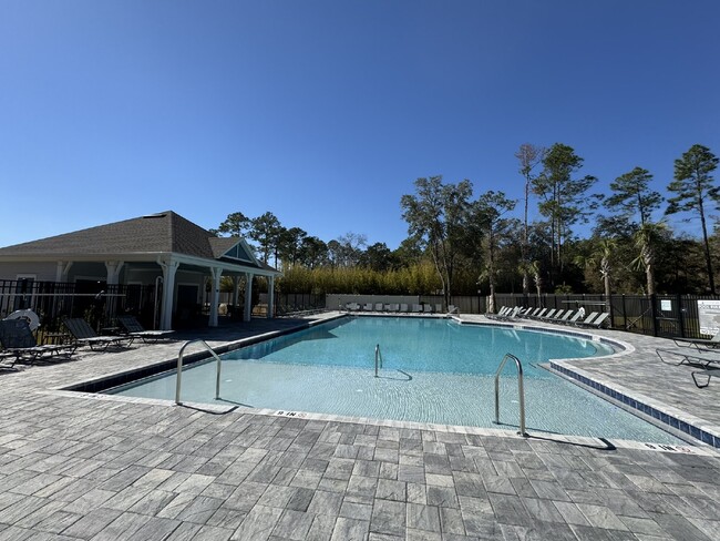 Building Photo - St Augustine Lakes New!!