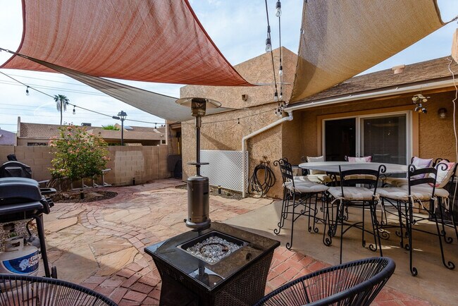 Building Photo - 2041 N 87th Way