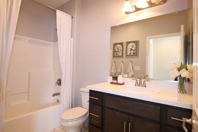 Building Photo - Great Pasadera Home