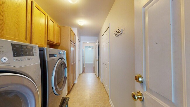 Building Photo - 1376 Addington Ln