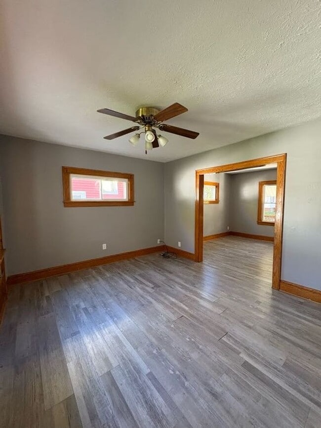 Building Photo - Three bedroom two bathroom home for rent