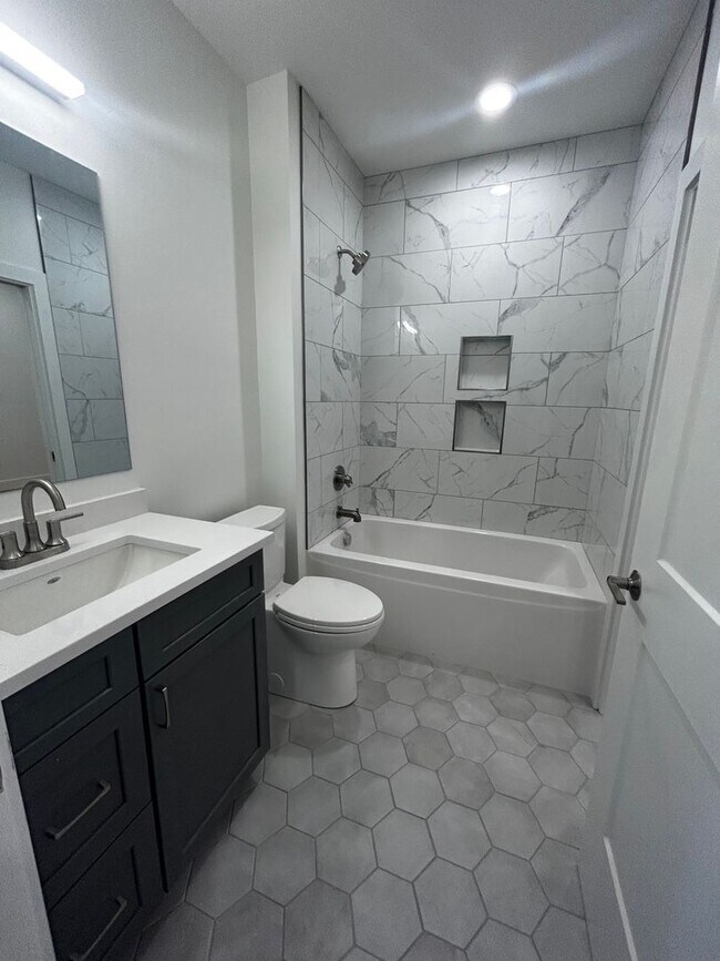 Building Photo - **  AVAILABLE AUGUST 2026  **  Beautiful Downtown Apartment with Private Rooftop Deck  Call to in...