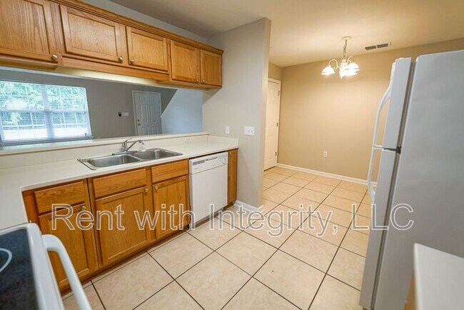 Building Photo - 241 Dixie Dr